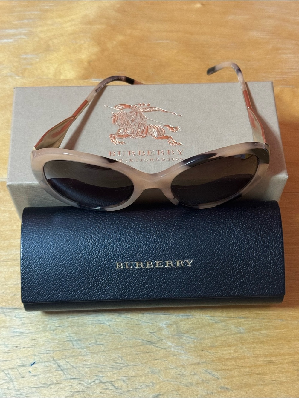 NWT Burberry BE4191 Sunglasses Light Horn Complete Box Set - Picture 10 of 16